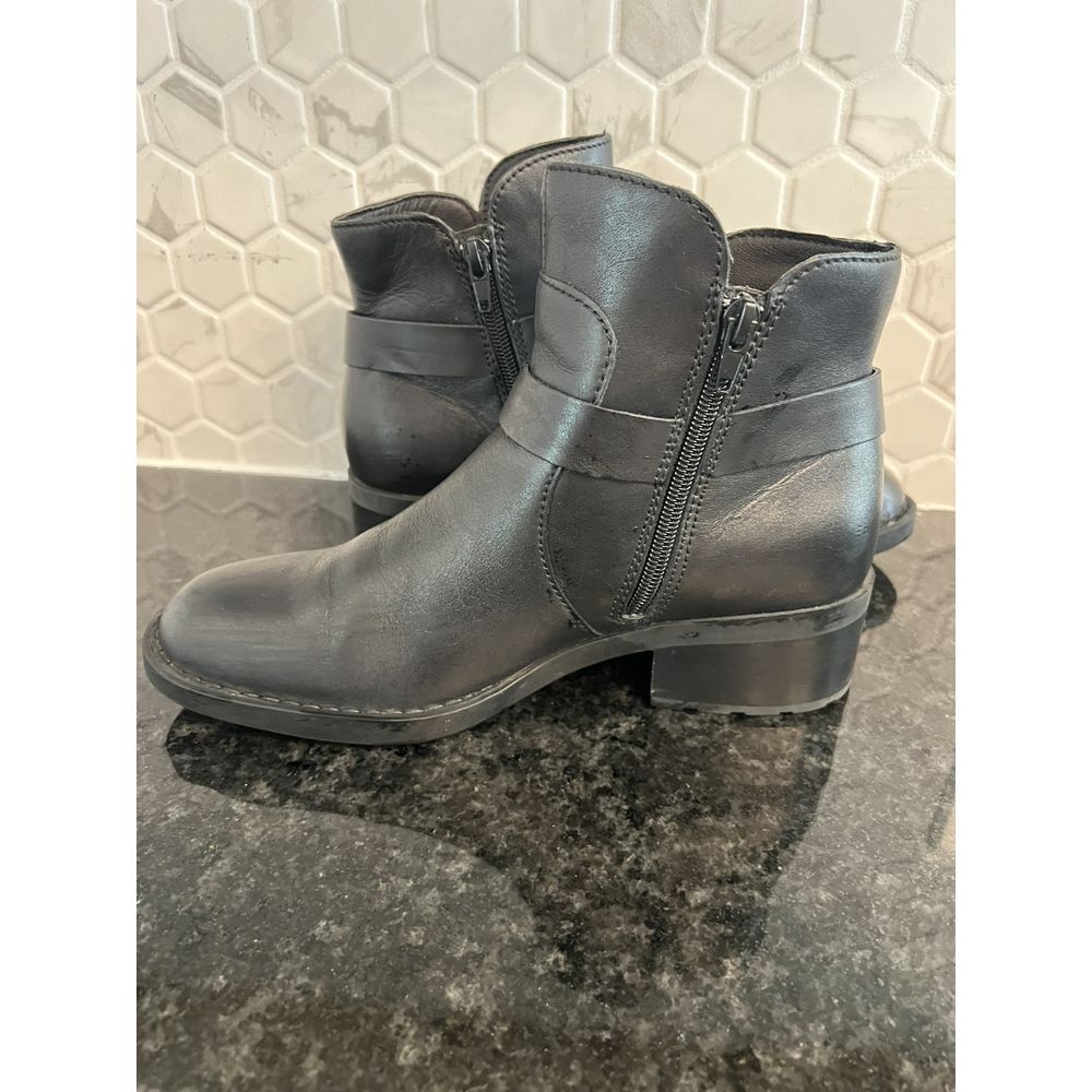 BORN Women's Size 8 M Black Leather Upper High Ankle Zipper Boots Moto Boots - Picture 8 of 10
